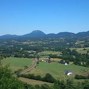 Lilas, Saint Antoine, Orcival, Entre Sancy Et Volcans. , Orcival France